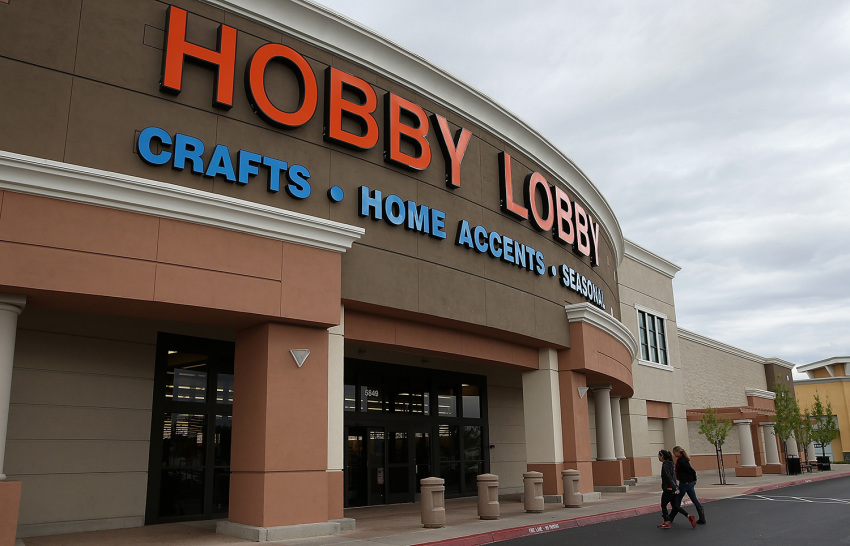 Hobby Lobby giving away 500,000 copies of 'The Case for Christmas'