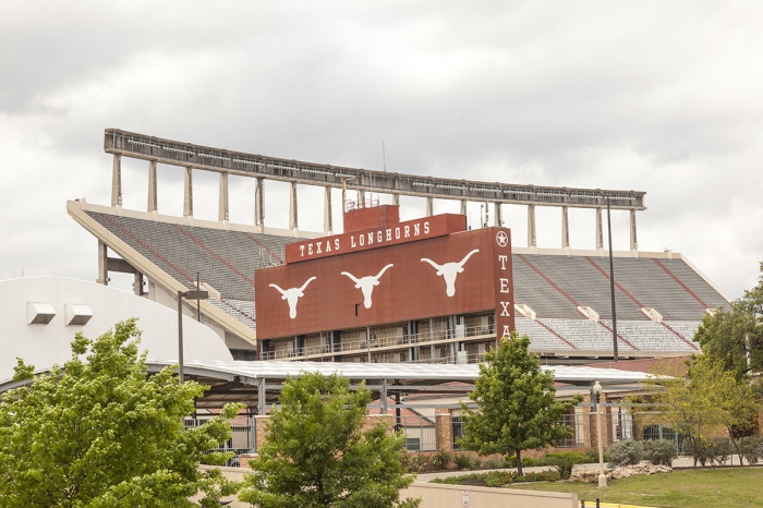 UT Austin course syllabus offered students 'extra credit' for cross-dressing