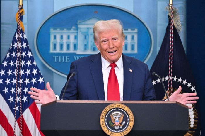 Trump's week in review: ‘De-banking' banned; new census ordered; peace deal signed