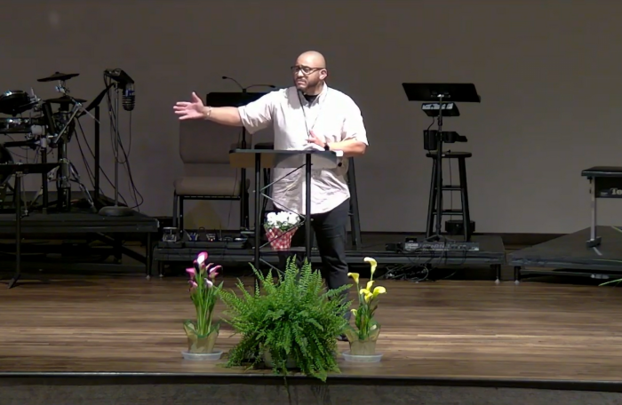 'You're not a weak Christian if you see a therapist,' pastor tells congregants after attempted mass shooting