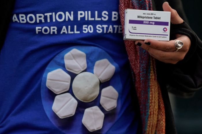 Report refutes 'baseless' claim that abortion pill is 'safer than Tylenol'