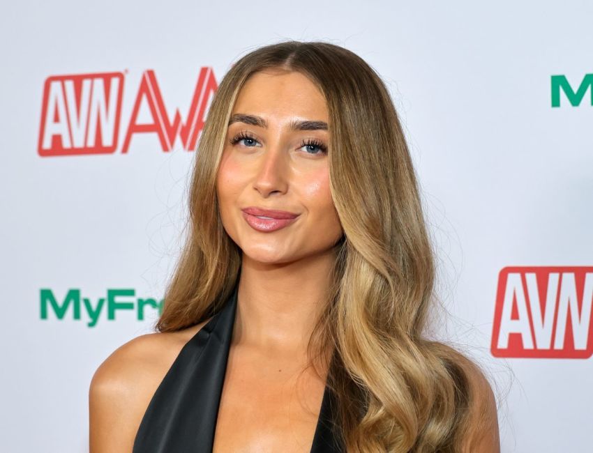 Ex-porn star-turned-pastor weighs in on Lily Phillips' baptism: 'Let's pray for her'