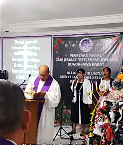Indonesian church celebrates Christmas despite pressure to cancel service