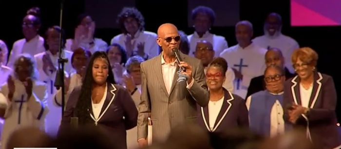 Pastor returns to megachurch after being released from prison for $3.6M fraud conviction